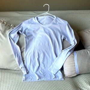 Lululemon White Long Sleeve Top like new 🥰🥰